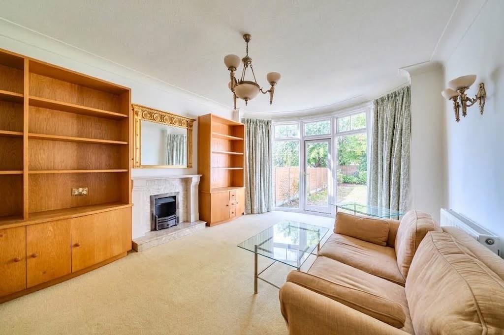 Lawrence Court, Mill Hill, NW7, London
